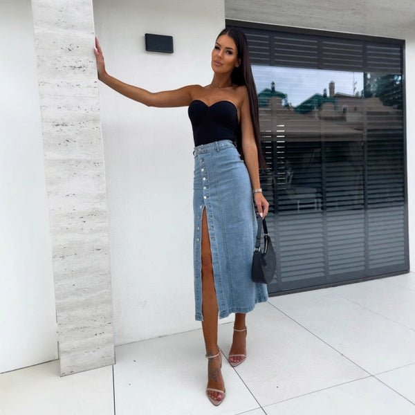 Chiara | Módní, těsně přiléhající džínsová sukně